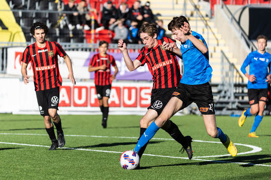 Brommapojkarnas Vidar Hansson och Halmstads Vincent