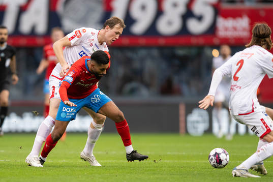 Degerfors Adam Carlen och Helsingborgs Amin Al-Hamawi