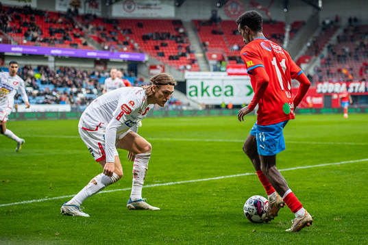 Degerfors Gustav Granath och Helsingborgs Taha Ali
