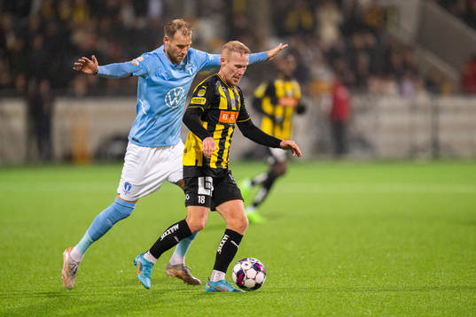 Malmö FFs Ola Toivonen och Häckens Mikkel Rygaard Jensen