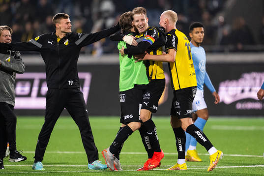 Häckens Erik Friberg och Samuel Gustafson jublar