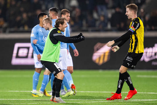 Häckens Erik Friberg och Samuel Gustafson jublar