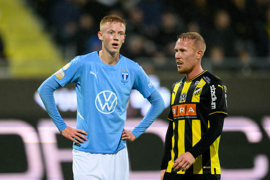Malmö FFs Hugo Larsson och Häckens Mikkel Rygaard Jensen