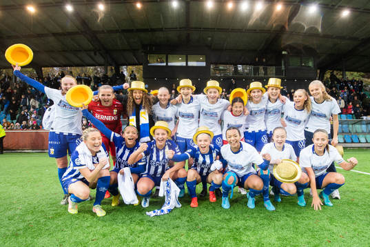 IFK Göteborgs spelare jublar