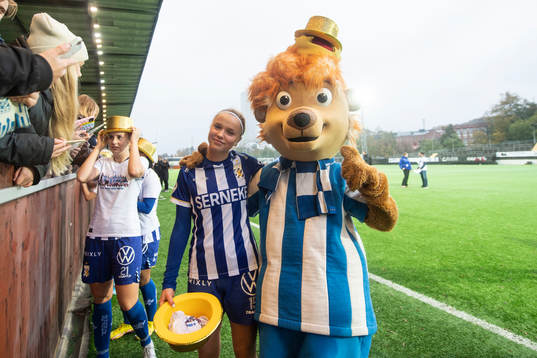 IFK Göteborgs Jenny Helgesson med Lejonet Leo
