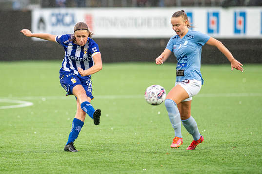 IFK Göteborgs Emma Broddheimer och Vikens Tuva Mossberg