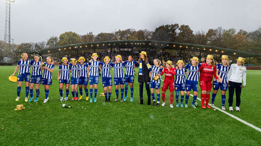 IFK Göteborgs spelare jublar