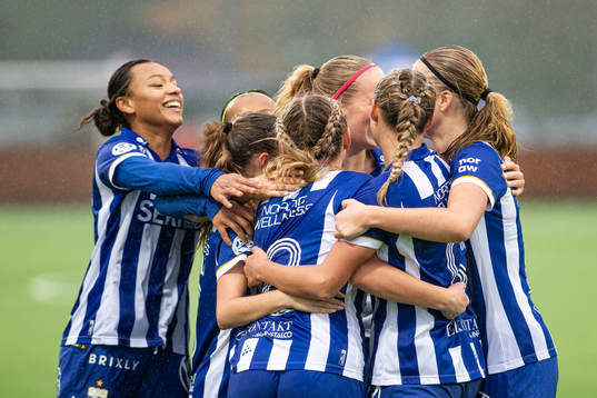 IFK Göteborgs spelare jublar