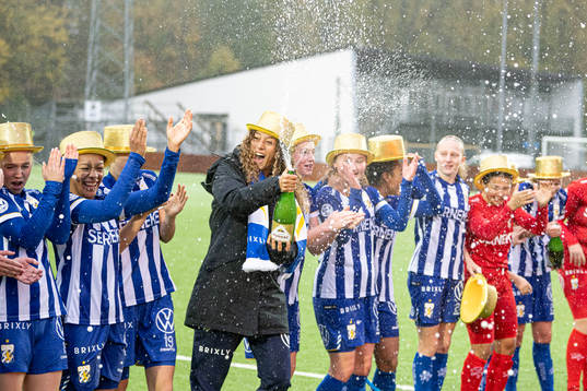 IFK Göteborgs spelare jublar