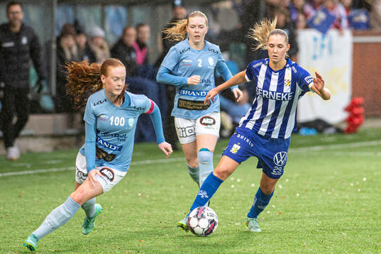 Vikens Lagkapten Klara Persson och IFK Göteborgs Klara