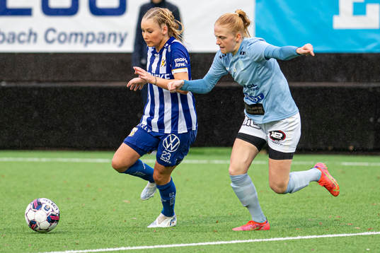 IFK Göteborgs Leia Molund och Vikens Tilda Blomquist