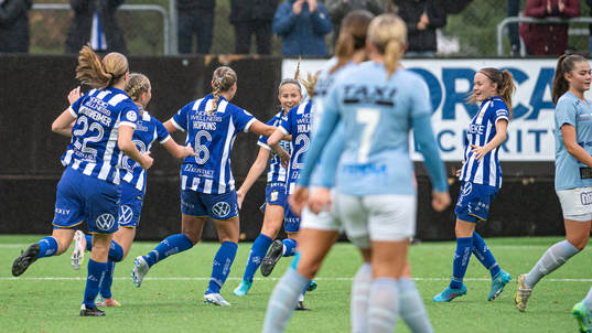 IFK Göteborgs spelare jublar