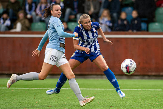Vikens Ida Olsson och IFK Göteborgs Filippa Hopkins
