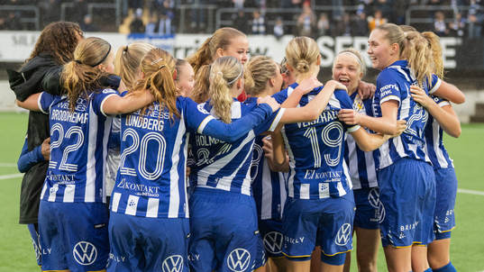 IFK Göteborgs spelare jublar