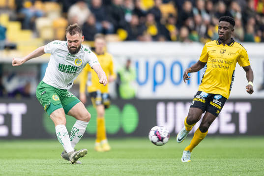 Hammarbys Mads Fenger Nielsen och Elfsborgs Michael Baidoo