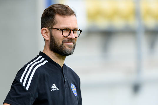 Falkenbergs Sportchef David Svensson före fotbollsmatchen