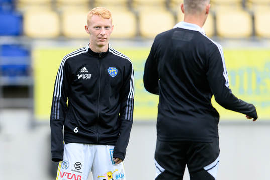 Falkenbergs Wilhelm Ärlig före fotbollsmatchen i Ettan