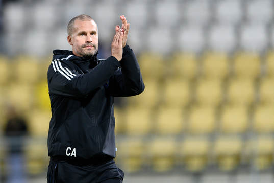 Falkenbergs tränare Christoffer Andersson jublar