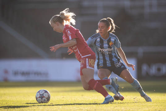 Örebros Nathalie Hoff Persson och Djurgårdens Tilde