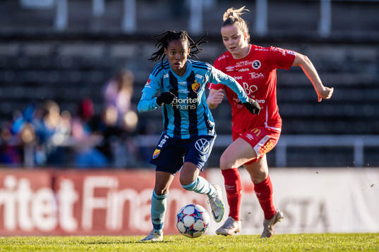 Djurgårdens Linda Maserame Motlhalo och Örebros Elin