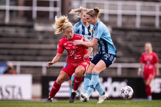 Örebros Katie Lockwood och Djurgårdens Kamilla Lilhammer