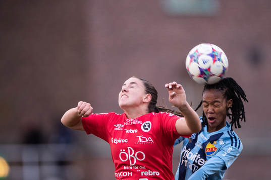 Örebros Emilia Pelgander och Djurgårdens Linda Maserame