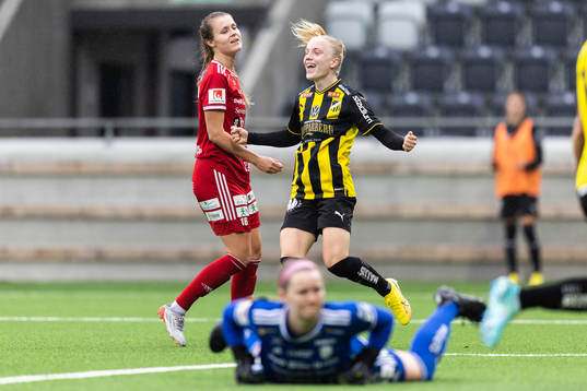 Häckens Anna Sandberg jublar