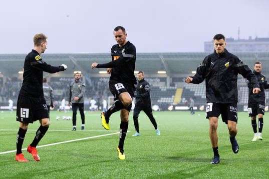 Häckens Even Hovland och Alexander Jeremejeff  värmer upp