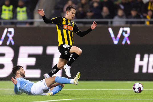 Malmö FFs Erdal Rakip och Häckens Lars Olden Larsen