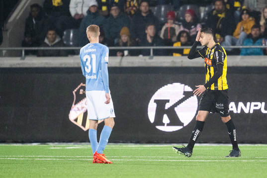 Häckens Alexander Jeremejeff lämnar planen