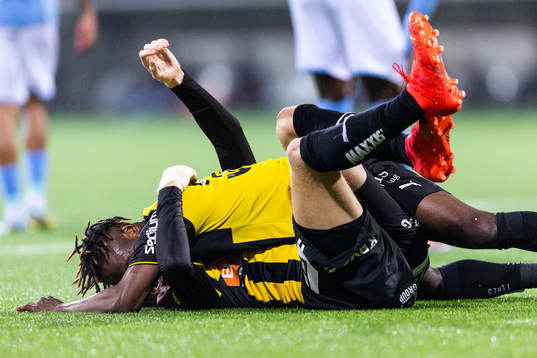 Häckens Samuel Gustafson och Ibrahim Sadiq jublar
