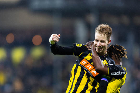Häckens Samuel Gustafson och Ibrahim Sadiq jublar