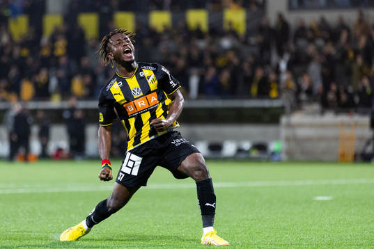 Häckens Ibrahim Sadiq  jublar