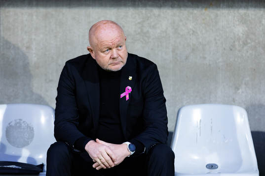 Häckens tränare Per-Mathias Høgmo innan fotbollsmatchen