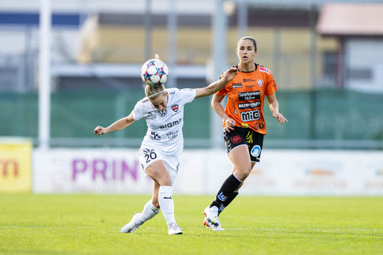 FC Rosengårds Mia Persson och Kristianstads Evelyne Viens