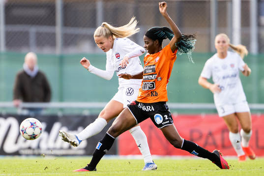 FC Rosengårds Stefanie Sanders och Kristianstads Easther