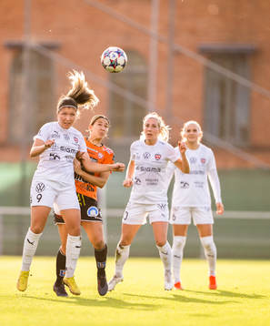 FC Rosengårds Loreta Kullashi och Kristianstads Tabitha