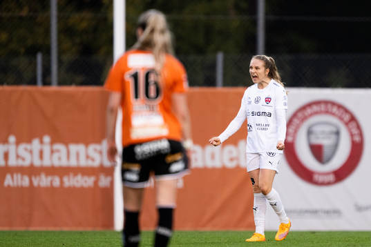 FC Rosengårds Fiona Brown jublar