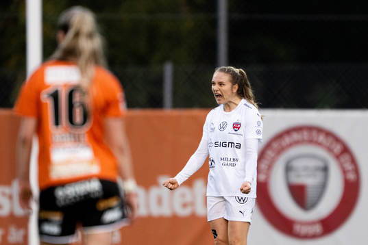 FC Rosengårds Fiona Brown jublar