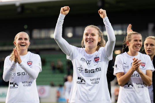 FC Rosengårds Fiona Brown jublar