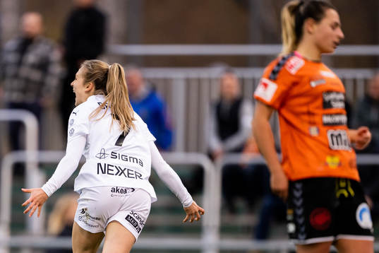 FC Rosengårds Fiona Brown jublar