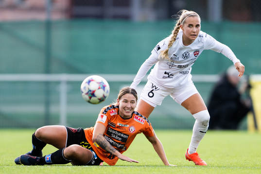 Kristianstads Tabitha Tindell och FC Rosengårds Ria Noora
