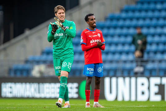 Helsingborgs målvakt Kalle Joelsson och Taha Ali deppar