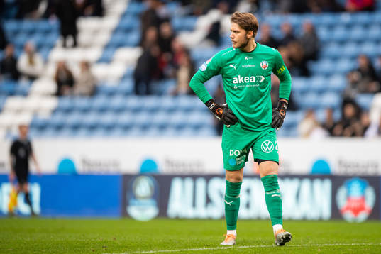 Helsingborgs målvakt Kalle Joelsson deppar