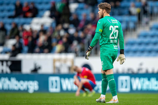 Helsingborgs målvakt Kalle Joelsson deppar