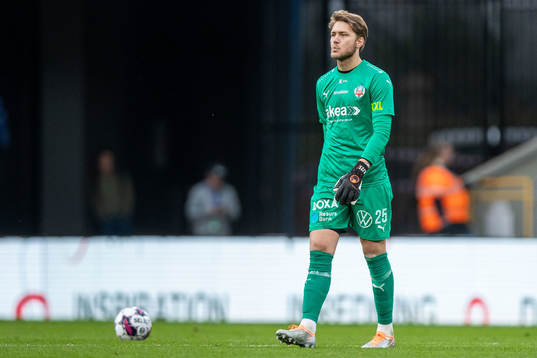 Helsingborgs målvakt Kalle Joelsson deppar