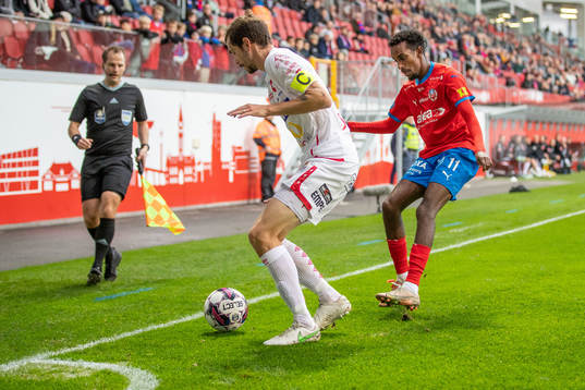 Degerfors Sebastian Ohlsson och Helsingborgs Taha Ali