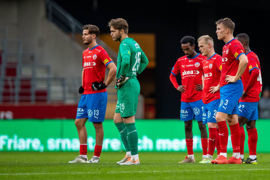 Helsingborgs Wilhelm Loeper, målvakt Kalle Joelsson, Taha