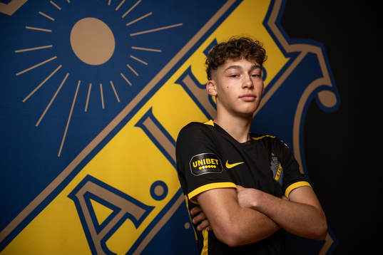 Bläddra bland fler bilder av Fotboll, Allsvenskan, AIK, Nyförvärv, Victor Andersson