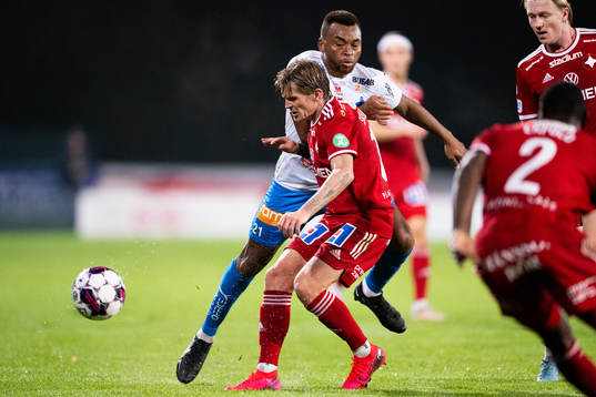 Värnamos Abdussalam Magashy och IFK Norrköpings Ari Freyr